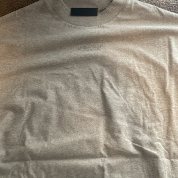 Essentials cream color size med but this thing is huge it has to be for 3x - Picture 2 of 4